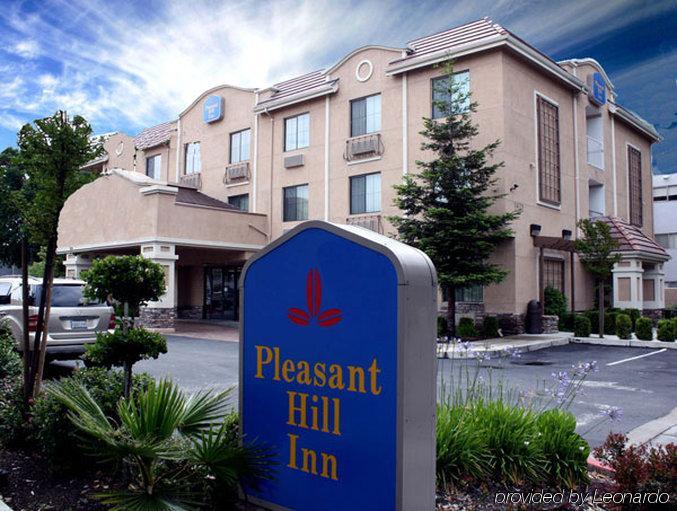 Pleasant Hill Inn エクステリア 写真